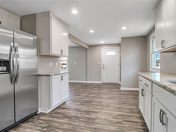 2nd image of 215 Athens Blvd