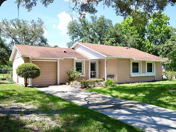 2nd image of 212 San Fernando Ct