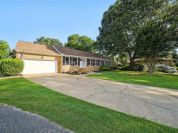 2nd image of 4852 Graystone Ct