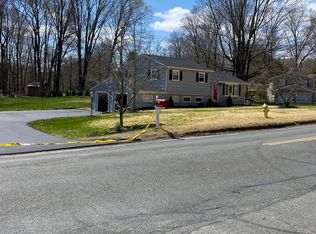 303 Fan Hill Rd, Monroe, CT 06468