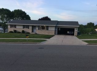 96 Summit St, Hartford, WI 53027