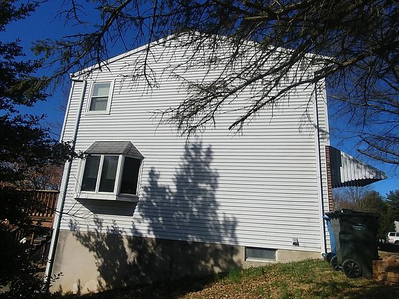 2nd image of 322 Brook Ln