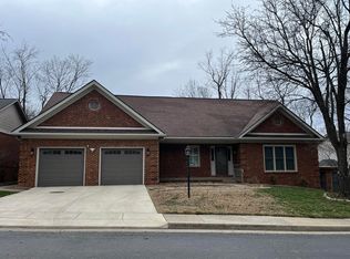 2925 Tabor Oaks Ln, Lexington, KY 40502