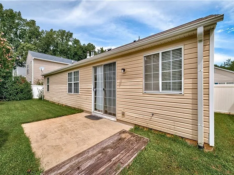 224 Harmony Ct — Photo 14