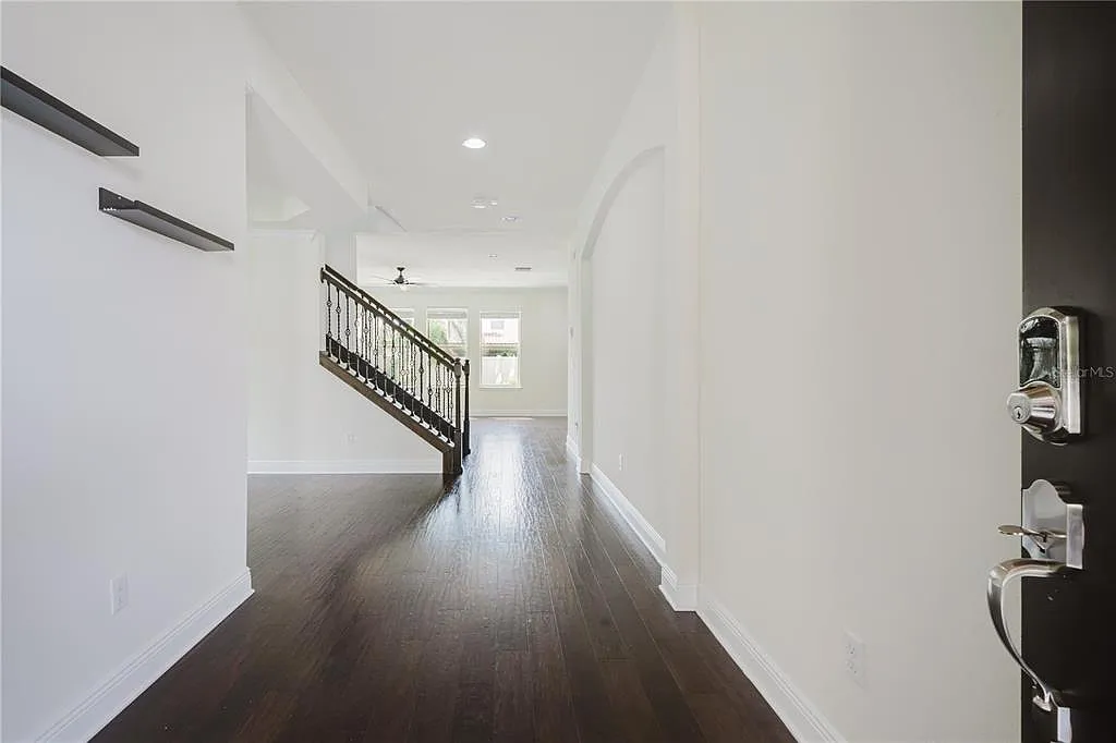 4 bed, 3.0 bath, 2812 sqft, $3,500 — Photo 3