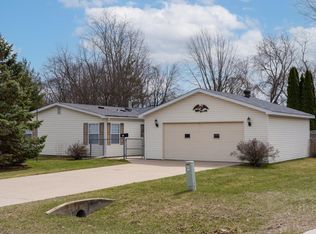 5280 Morgan Ln, Mount Pleasant, MI 48858