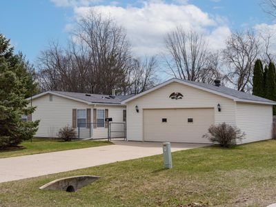 5280 Morgan Ln, Mount Pleasant, MI, 48858
