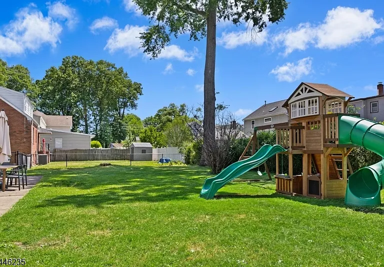 329 Maplewood Ave — Photo 21