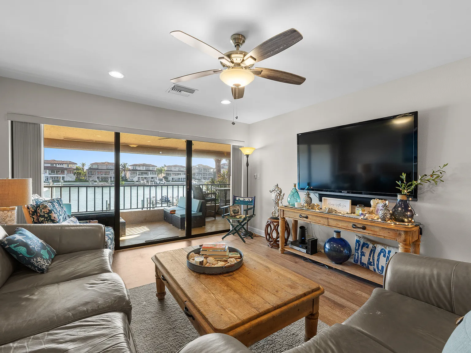 2 bed, 1220 sqft, $3,300 — Photo 1