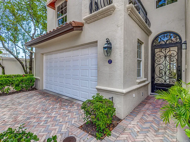 27 Marina Gardens Dr — Photo 80