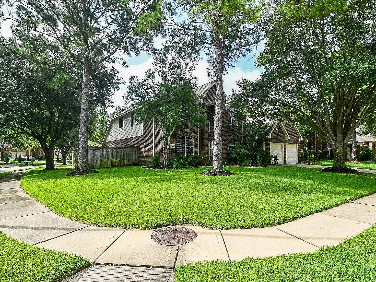 4 bed, 3.5 bath, 3439 sqft, $3,250 — Photo 4