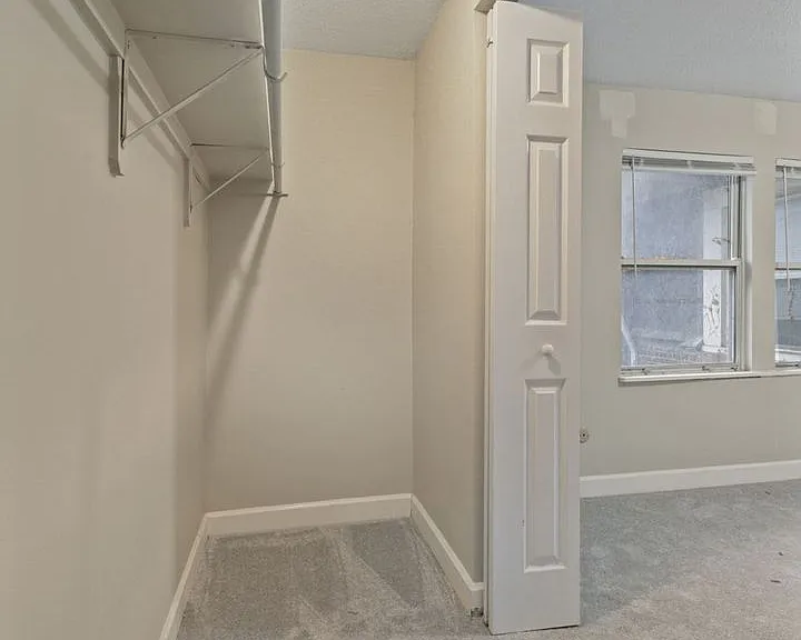 Balsam Avenue Apartments - The Courts — Photo 60