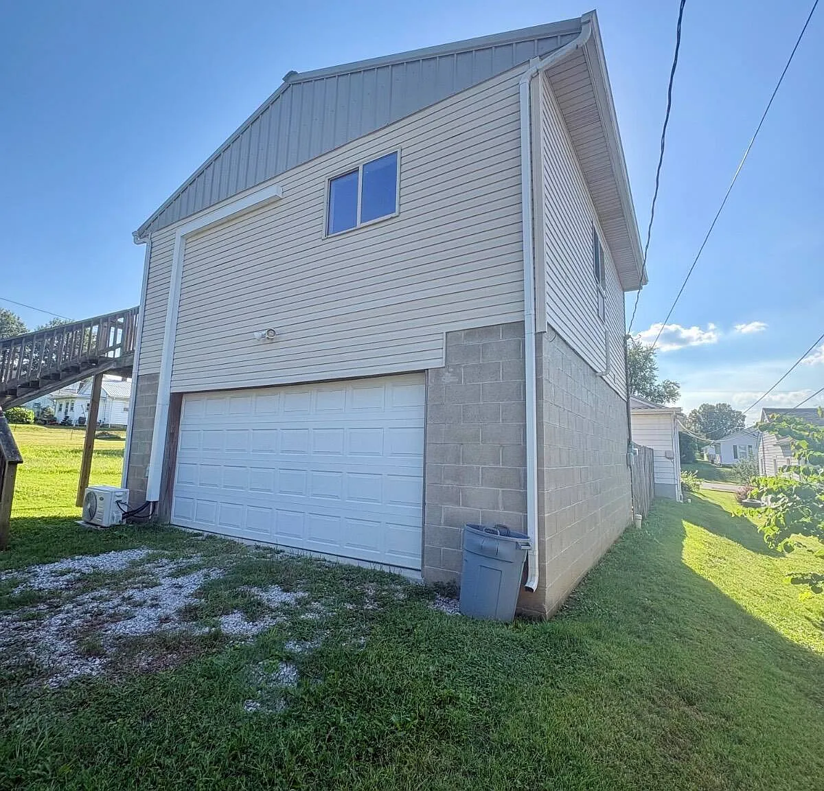 1 bed, 1.0 bath, 1200 sqft, $750 — Photo 1