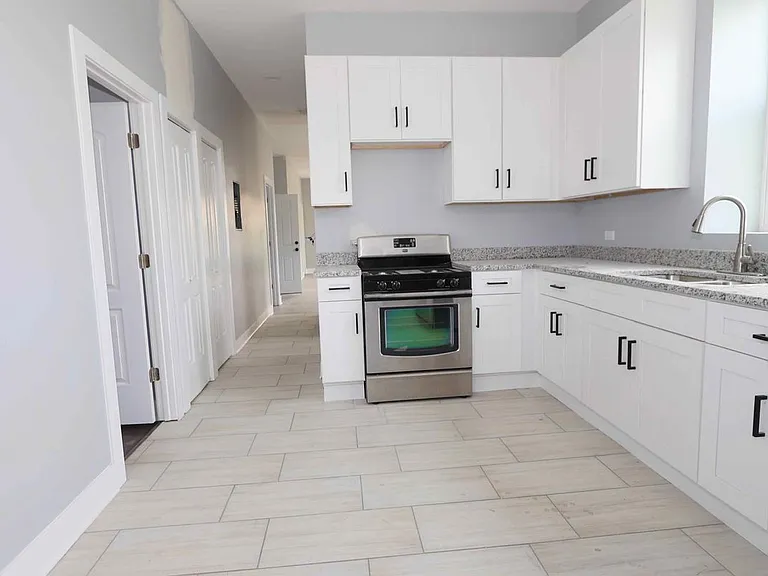 2858 S Saint Louis Ave #3 — Photo 7