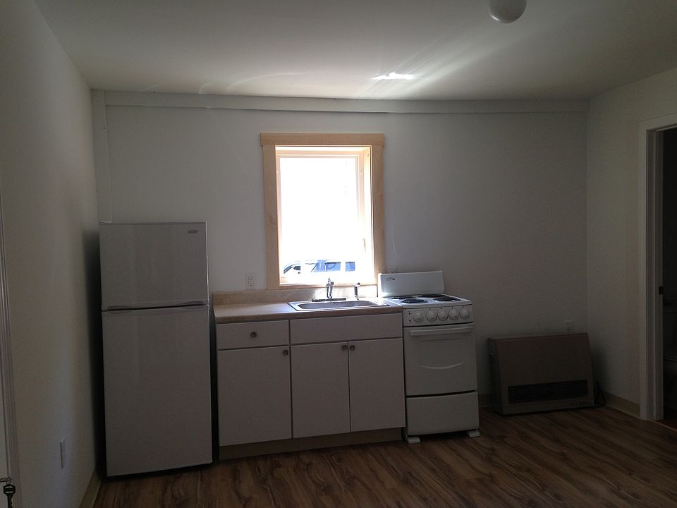 2nd image of 12 Green St APT 1