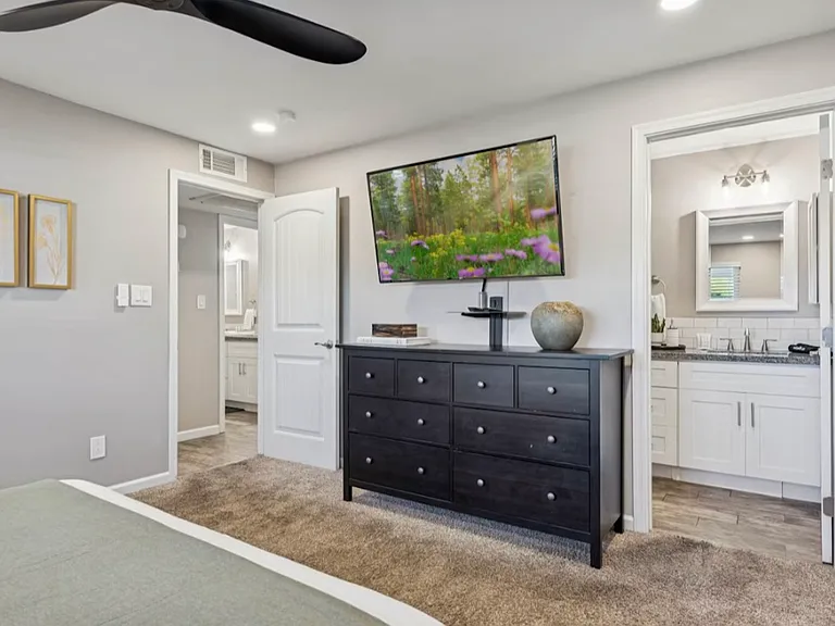 7635 E Minnezona Ave — Photo 16