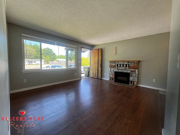 4th image of 1099 Old Highway 99 SE #4