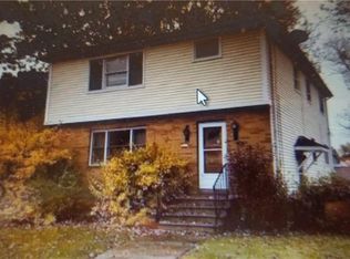 9302 Garfield Blvd, Garfield Heights, OH