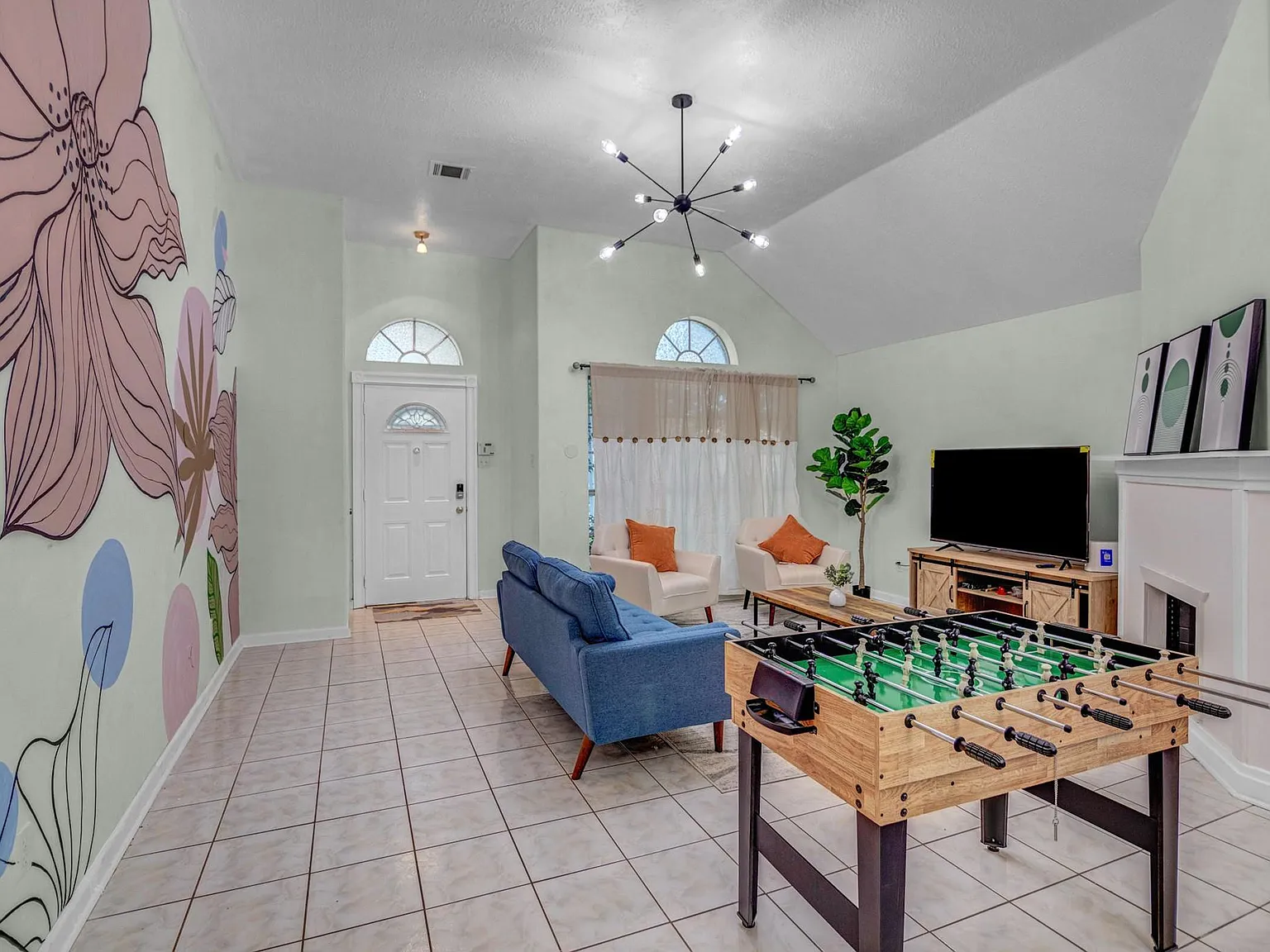 3 bed, 2.0 bath, 1710 sqft, $2,000 — Photo 3