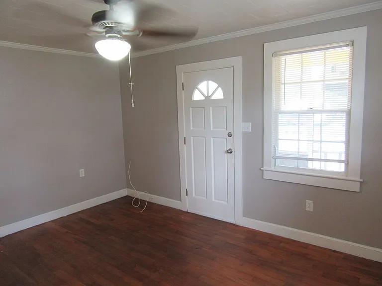 1708 Louise Ave — Photo 4
