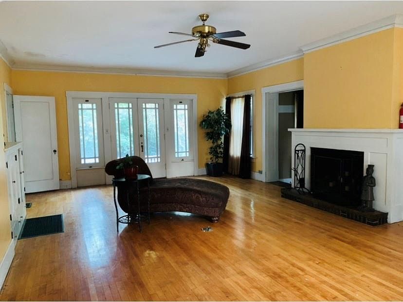 c. 1905 Historic Mansion For Sale in Decatur, IL. Under 70K Sold