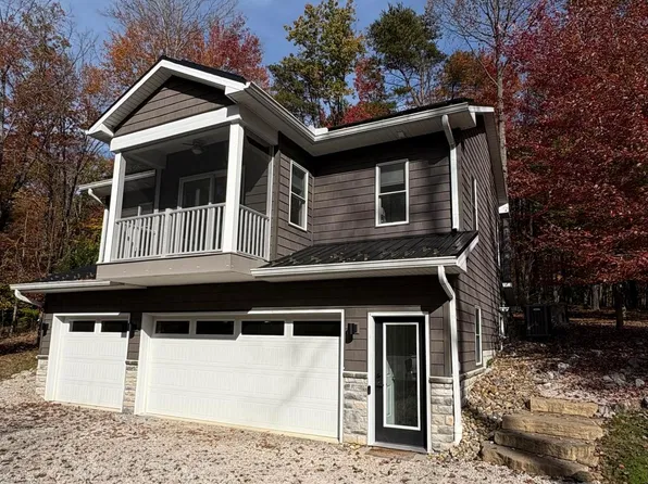1078 Fox Ln, Sugar Grove, OH 43155