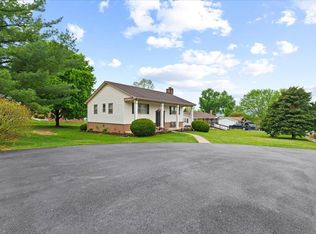 278 4th St, Broadway, VA 22815