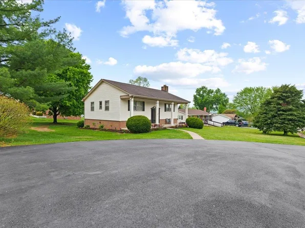 278 4th St, Broadway, VA 22815