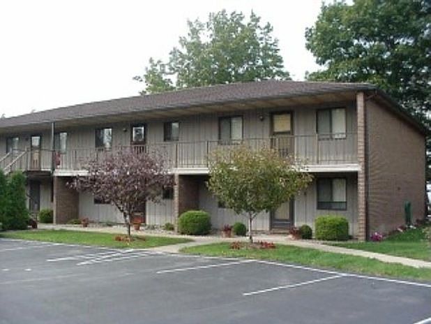 1st image of 708 Edgewater Dr