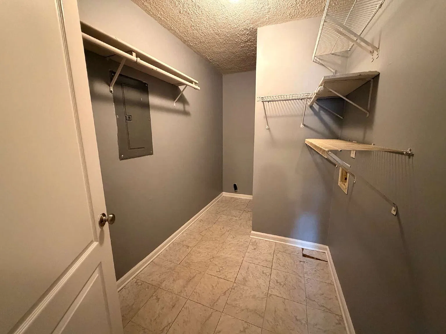 3 bed, 2.0 bath, 1318 sqft, $1,695 — Photo 4