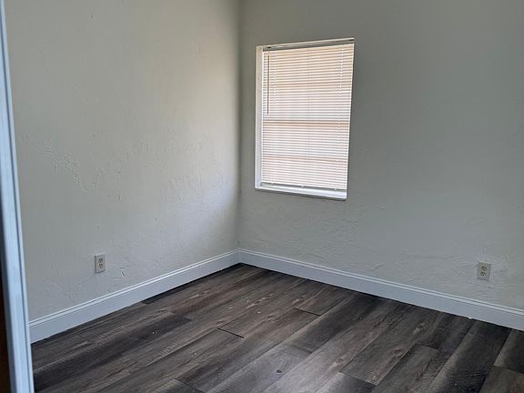 4th image of 4727 NW 33rd Ave #4727