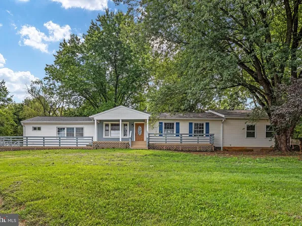 569 Triple J Rd, Berryville, VA 22611