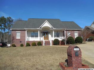 705 Meadowview Dr NE, Hartselle, AL 35640