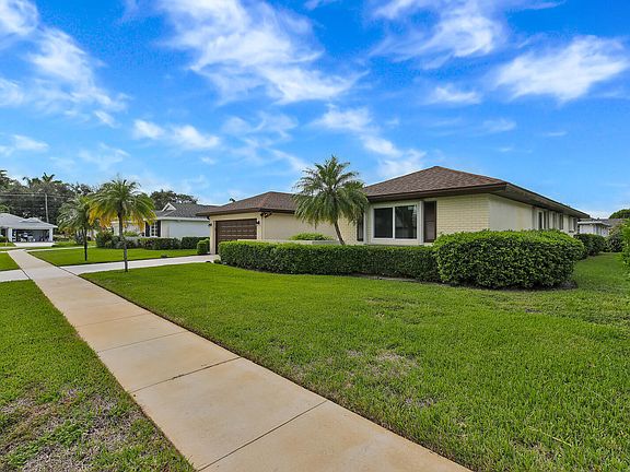 2nd image of 10796 Green Trail Dr S