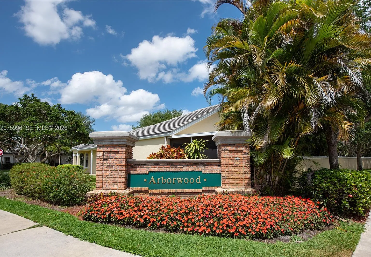 Forest Ridge Cluster Home — Photo 2