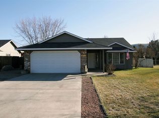 5205 Crane Dr, West Richland, WA