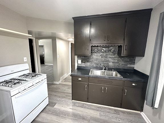 2nd image of 4201-4203 W Fond Du Lac Ave #4200