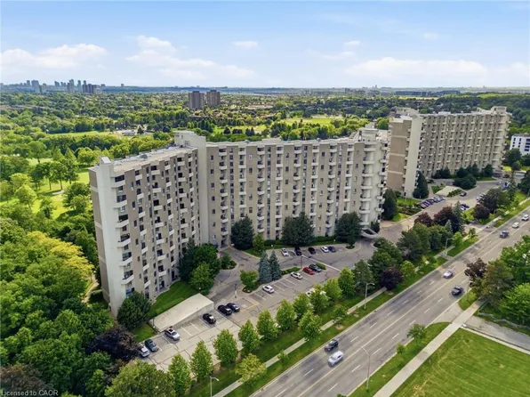 288 Mill Rd #E37, Toronto, ON M9C 4X7