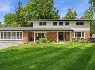 304 Stone Church Rd W, Hamilton, ON L9B 1A4