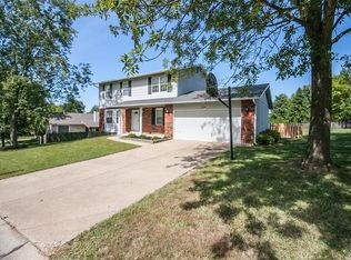 1204 Mendoza Dr, Saint Peters, MO 63376