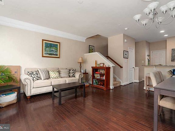 5th image of 334 Park Ave #15