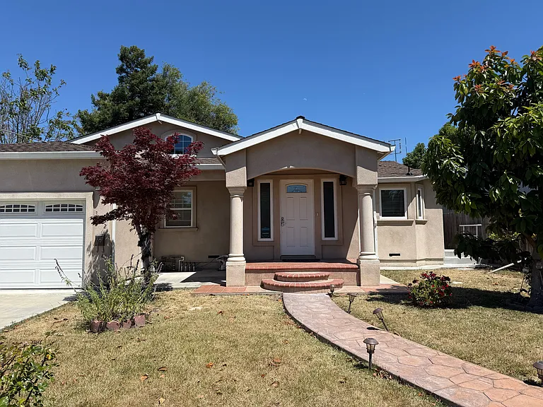 322 Jackson St — Photo 8