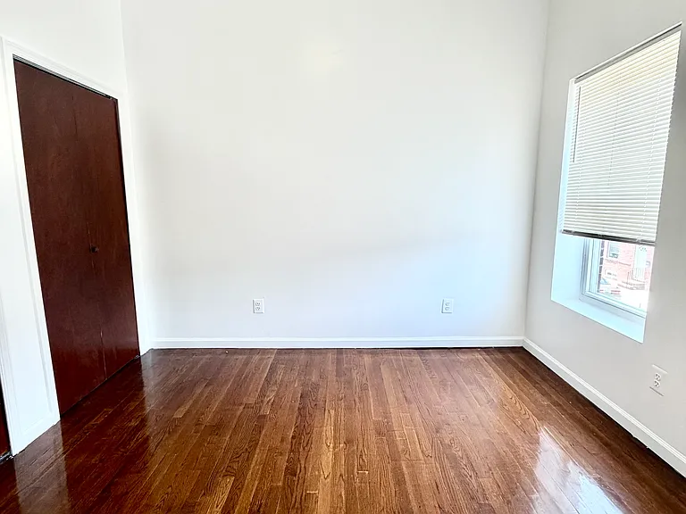1829 N Port St — Photo 22