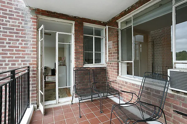 Sold by REMAX Distinguished Homes | media 32