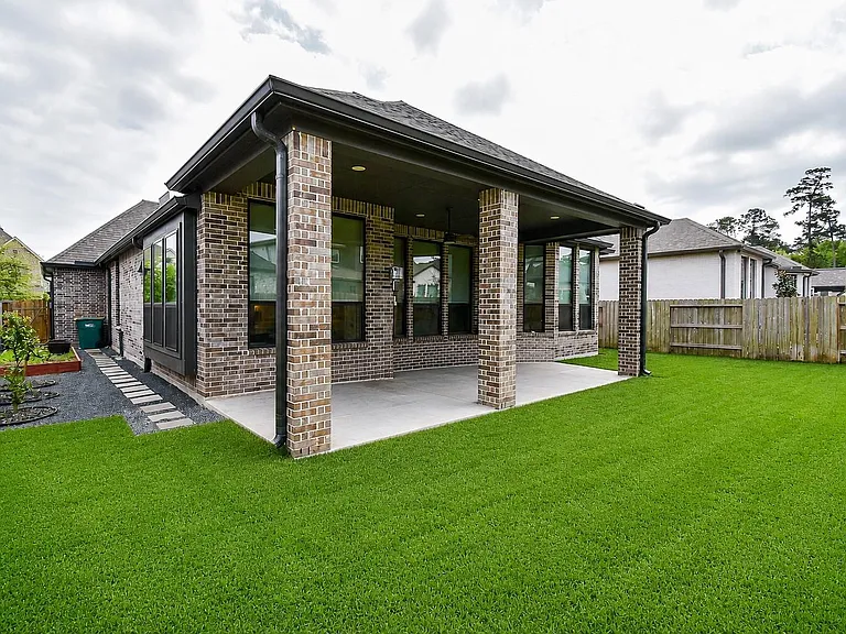 518 Bedias Creek Dr — Photo 8