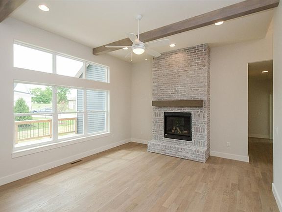 4th image of 475 Juniper St
