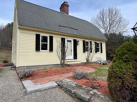 3rd image of 699 Martins Pond Rd