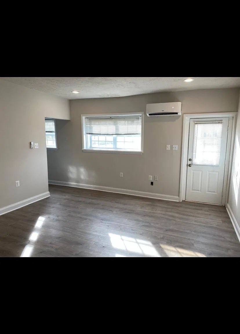 110 Chatfield Dr — Photo 1