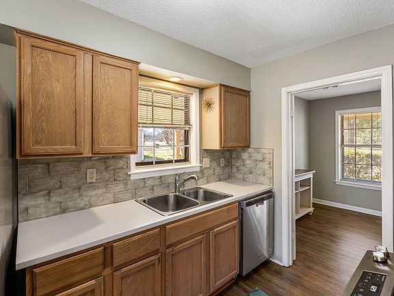 4th image of 3876 Luther Rd