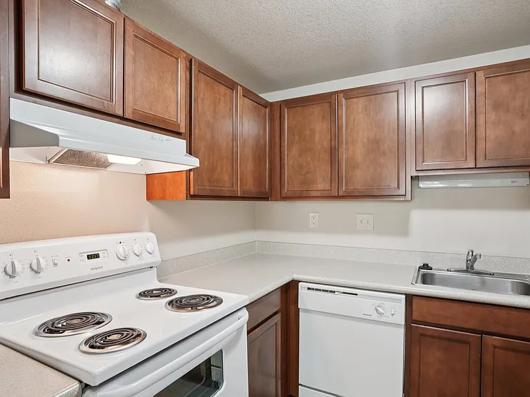 Knoll West Apartments — Photo 11
